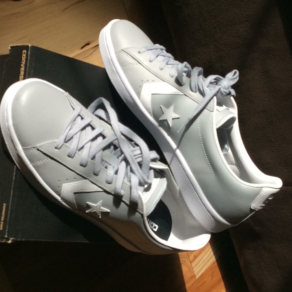 Unisex CONVERSE sneakers 11.5 men’s or 13 women’s
